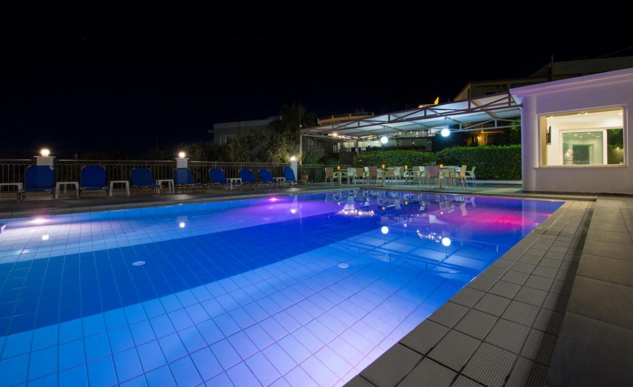 Varouxakis Hotel Platanés Buitenkant foto
