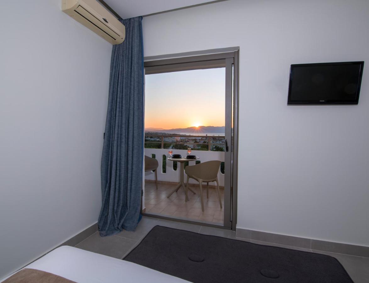 Varouxakis Hotel Platanés Buitenkant foto