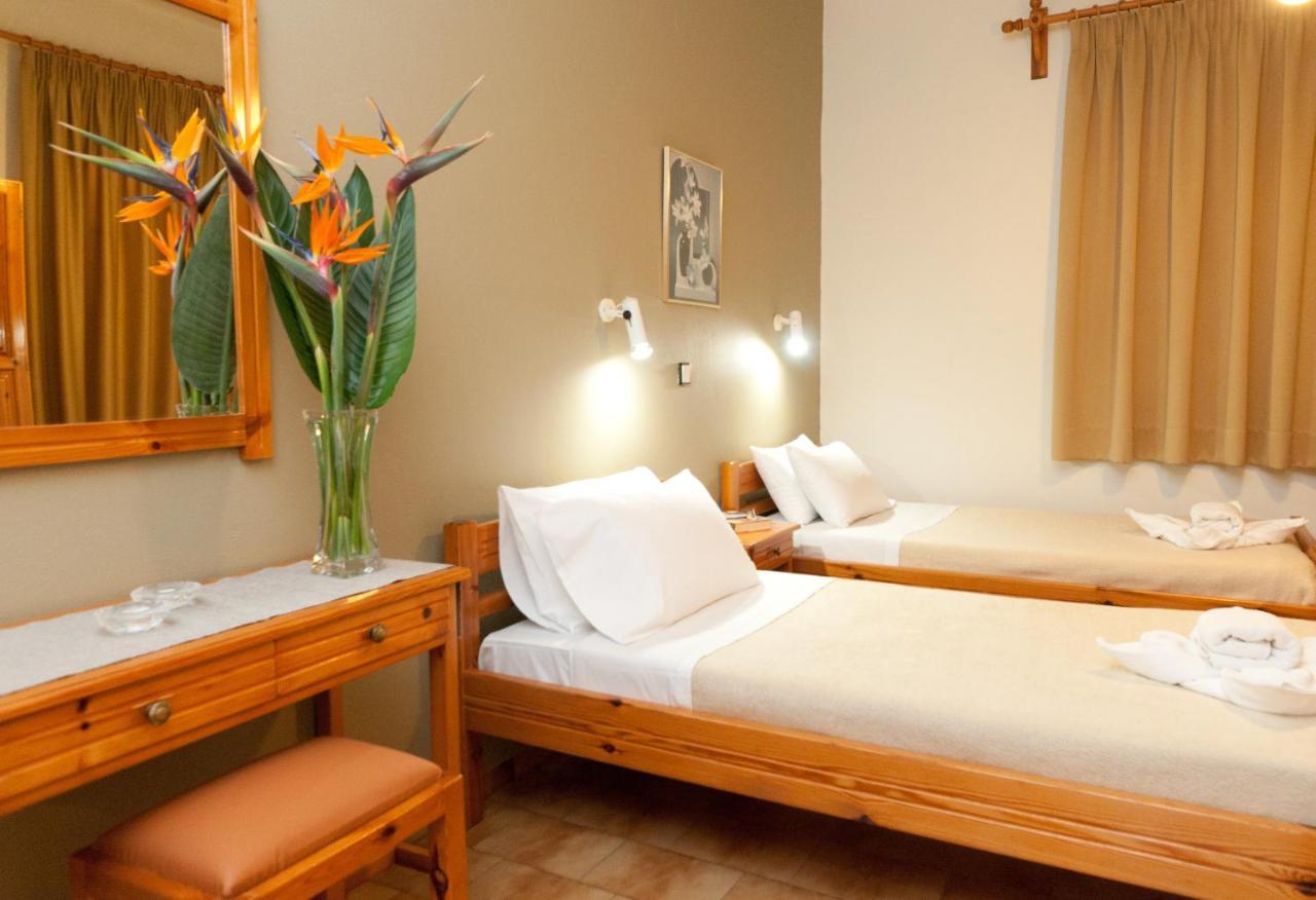 Varouxakis Hotel Platanés Buitenkant foto
