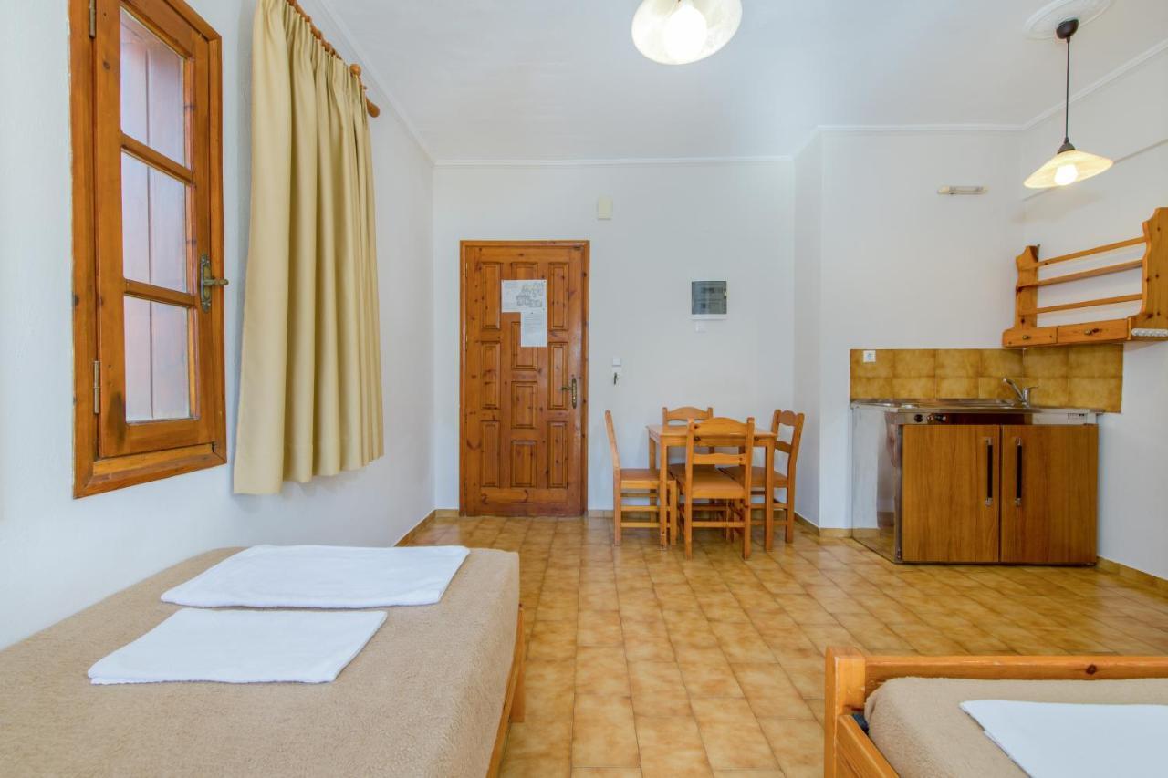 Varouxakis Hotel Platanés Buitenkant foto