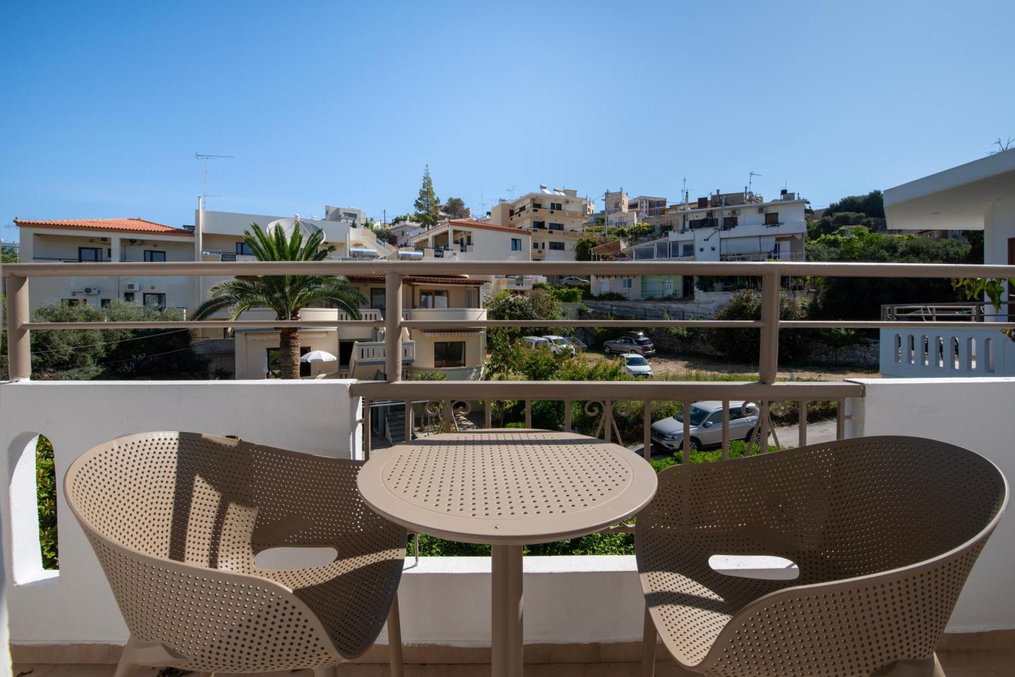 Varouxakis Hotel Platanés Buitenkant foto